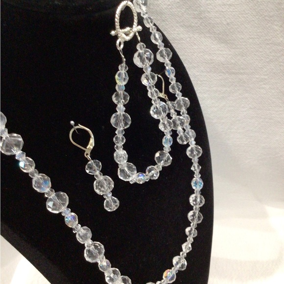 Elegant Handmade Crystal Beaded Necklace, Bracelet, Earring Set - Picture 5 of 7